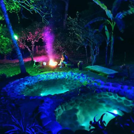 ホテルDuck House ラ・ベガ エクステリア 写真