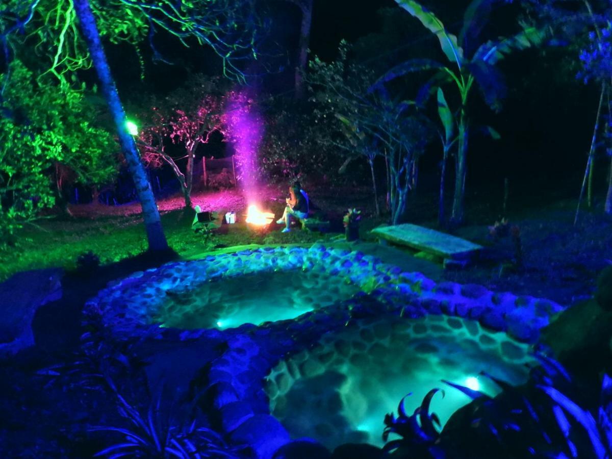 ホテルDuck House ラ・ベガ エクステリア 写真